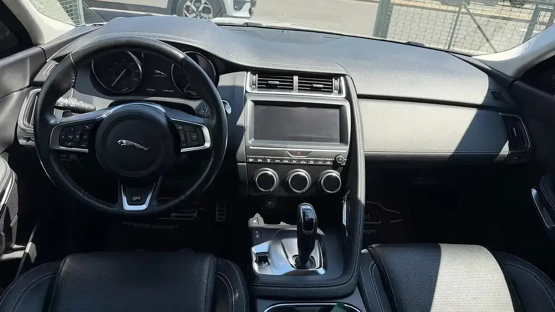 Jaguar E-Pace - Thumbnail 11