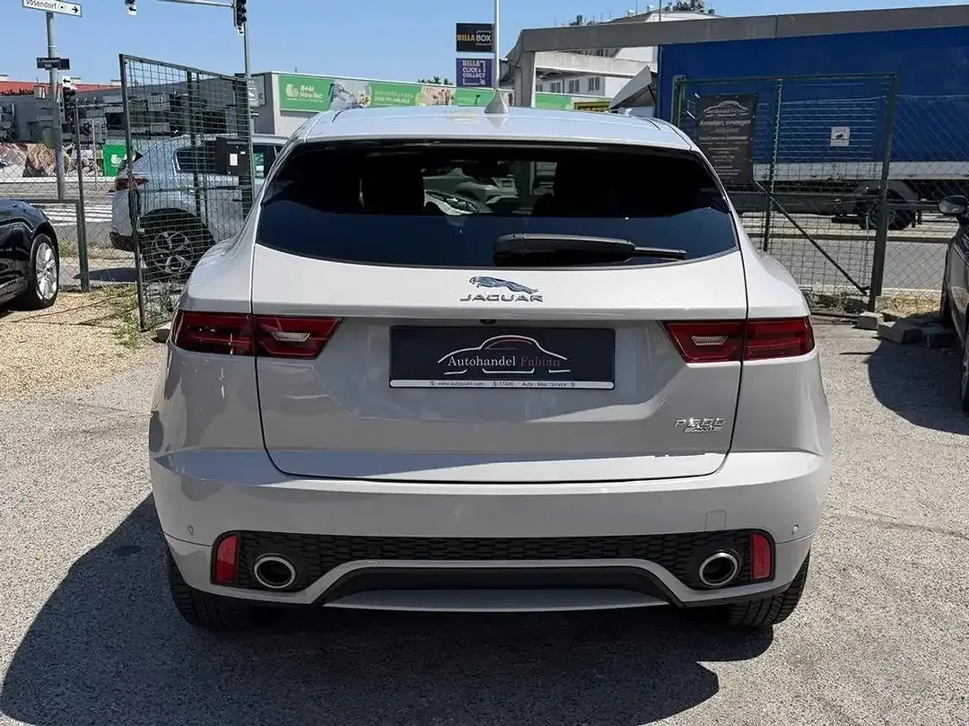 Jaguar E-Pace - Thumbnail 4