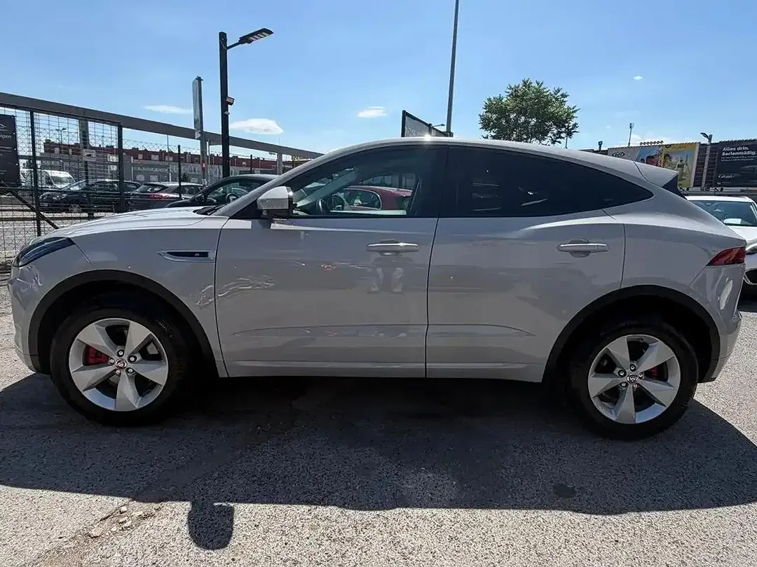 Jaguar E-Pace - Thumbnail 6
