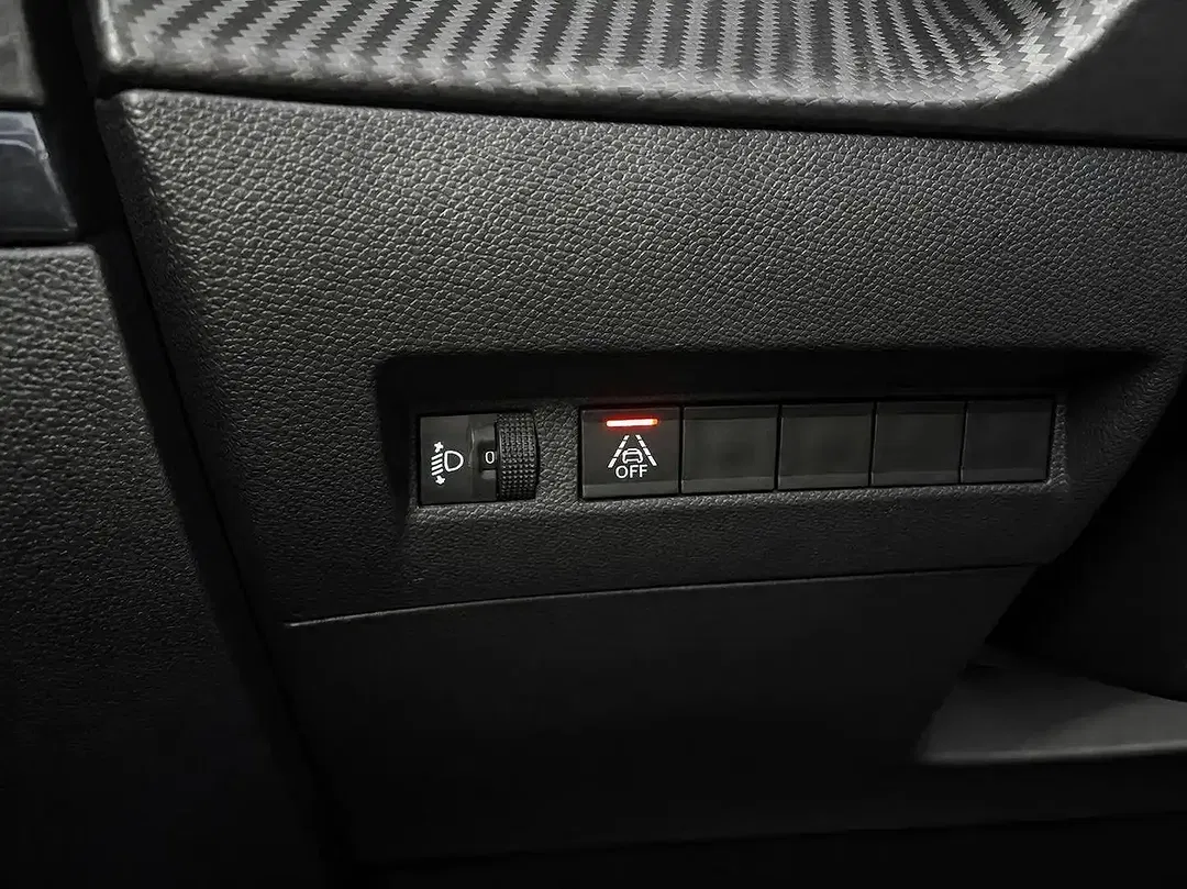 Peugeot 2008 - Thumbnail 11