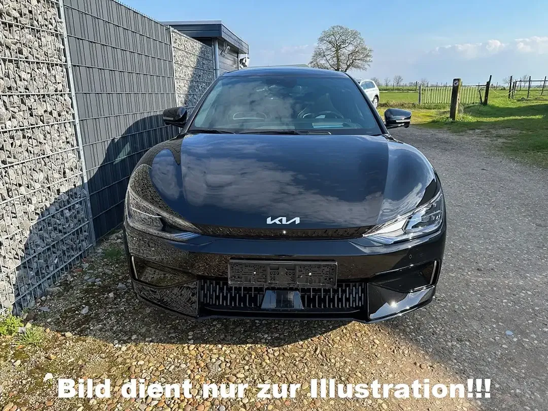 Kia EV6 - Thumbnail 2