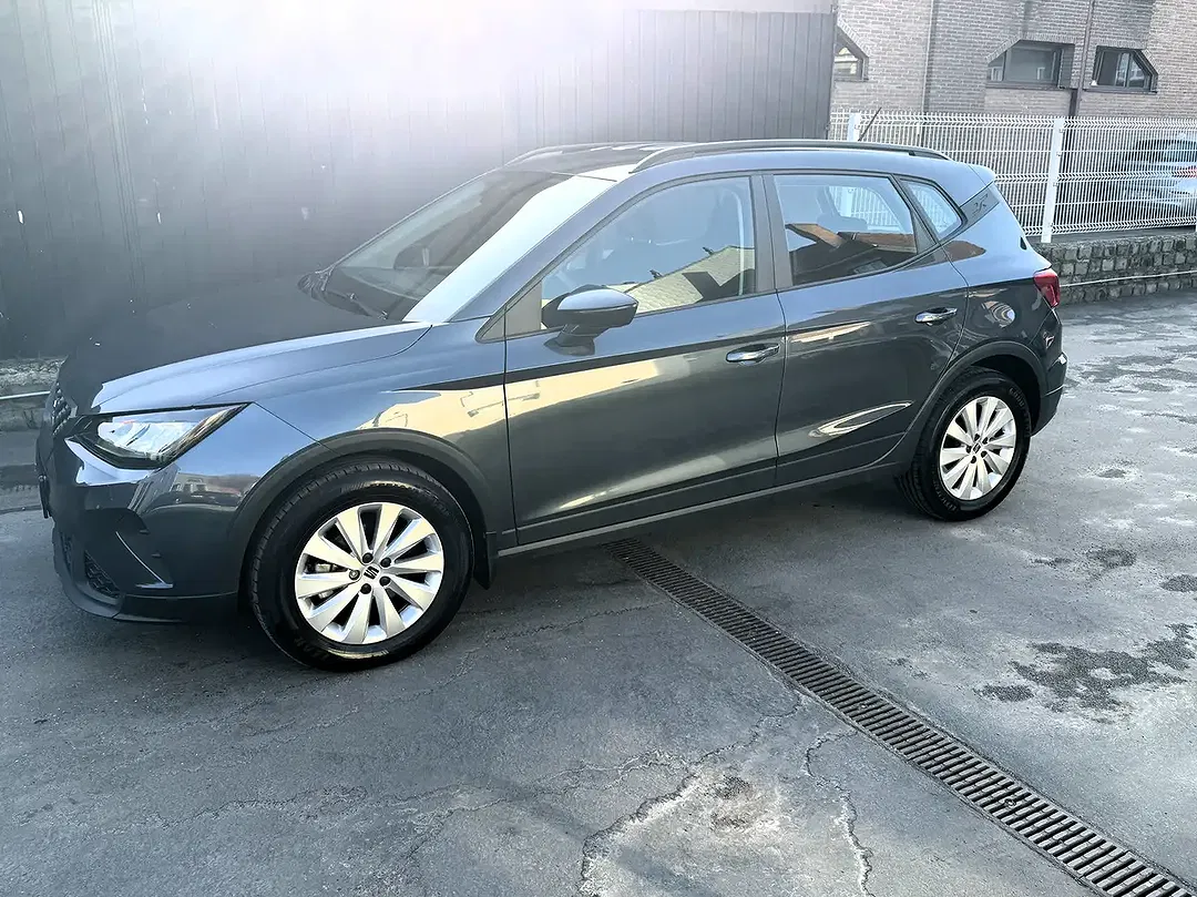 SEAT Arona - Thumbnail 5