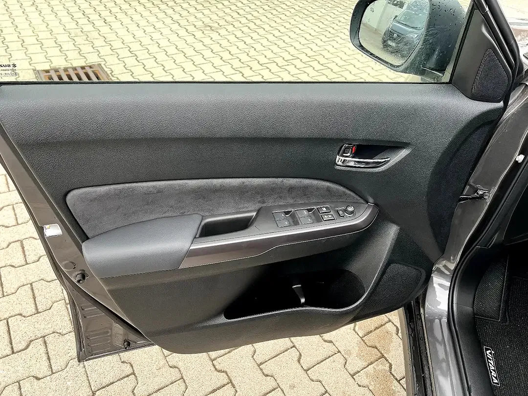Suzuki Vitara - Thumbnail 10