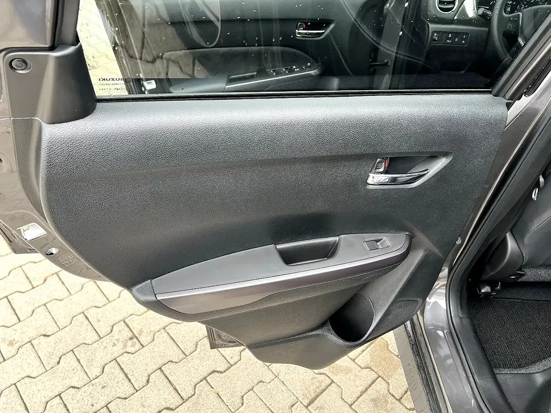 Suzuki Vitara - Thumbnail 11