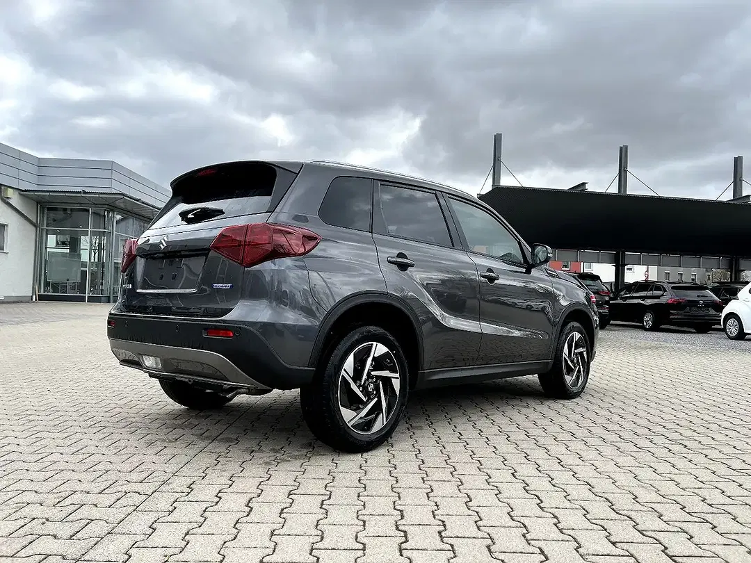 Suzuki Vitara - Thumbnail 4