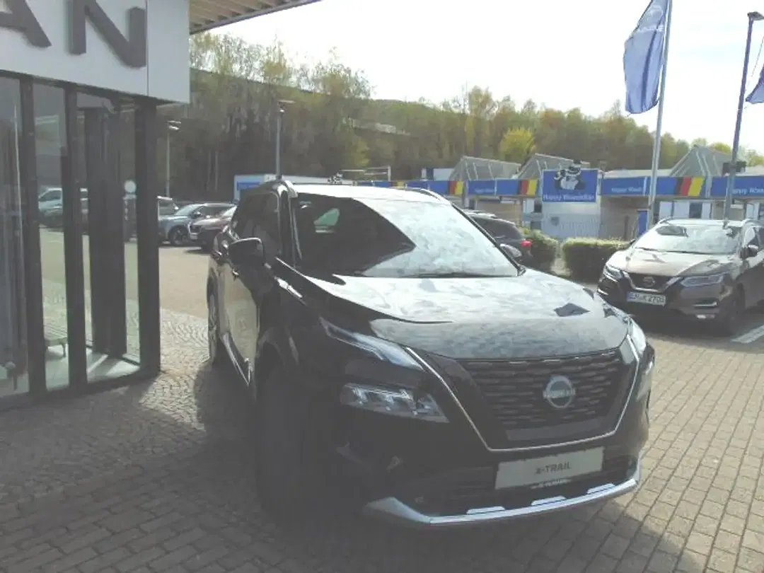 Nissan X-Trail - Thumbnail 2