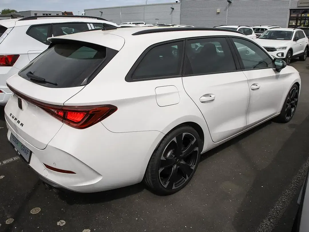 CUPRA Leon - Thumbnail 2