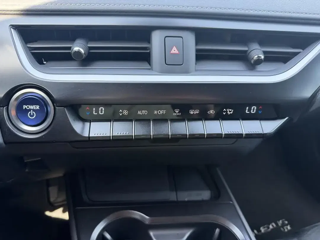 Lexus UX 250h - Thumbnail 9