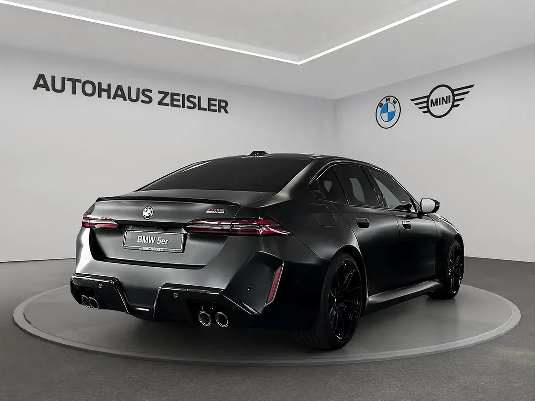 BMW M5 - Thumbnail 2