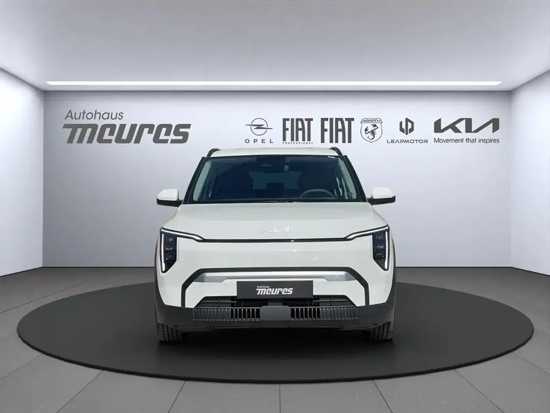 Kia EV3 - Thumbnail 6