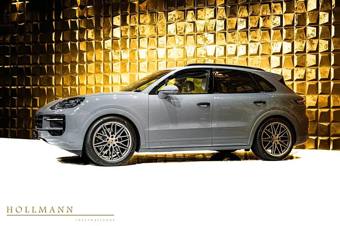 Porsche Cayenne - Thumbnail 3
