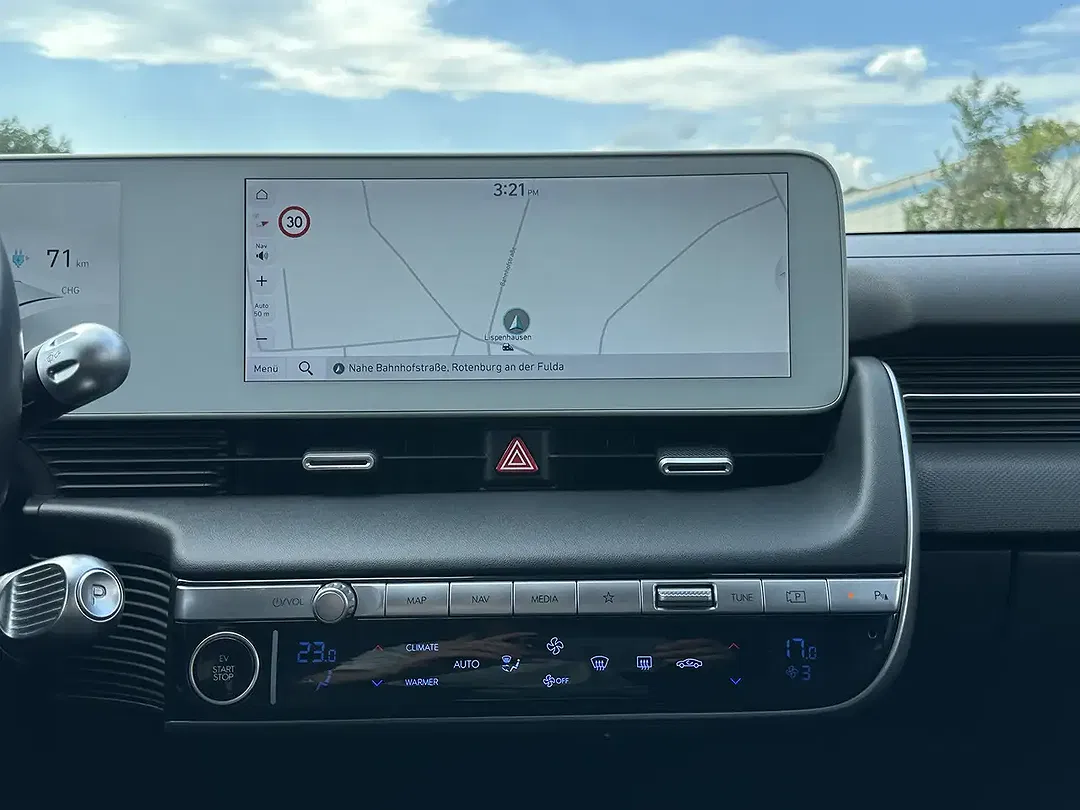 Hyundai IONIQ 5 - Thumbnail 17