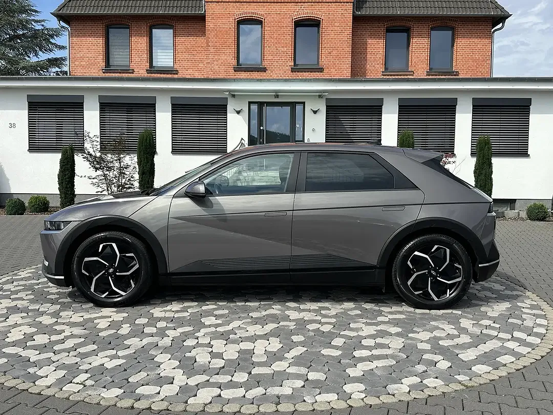 Hyundai IONIQ 5 - Thumbnail 5