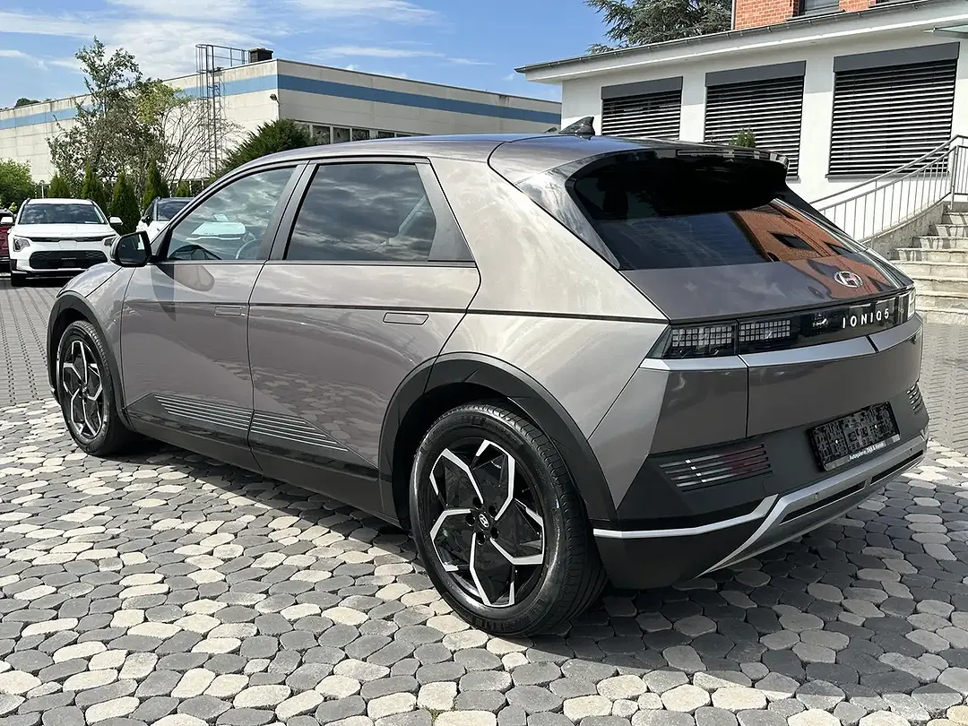Hyundai IONIQ 5 - Thumbnail 6