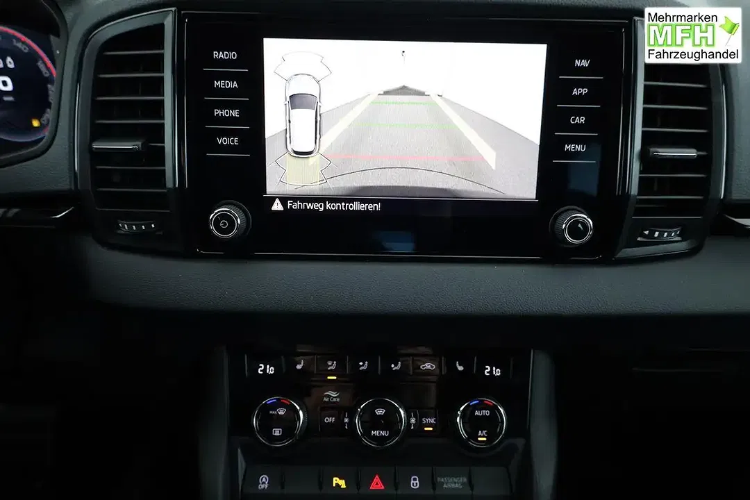 Skoda Karoq - Thumbnail 6
