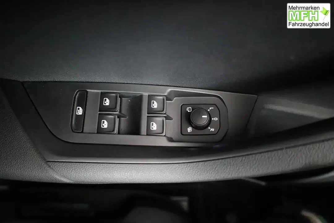 Skoda Karoq - Thumbnail 7