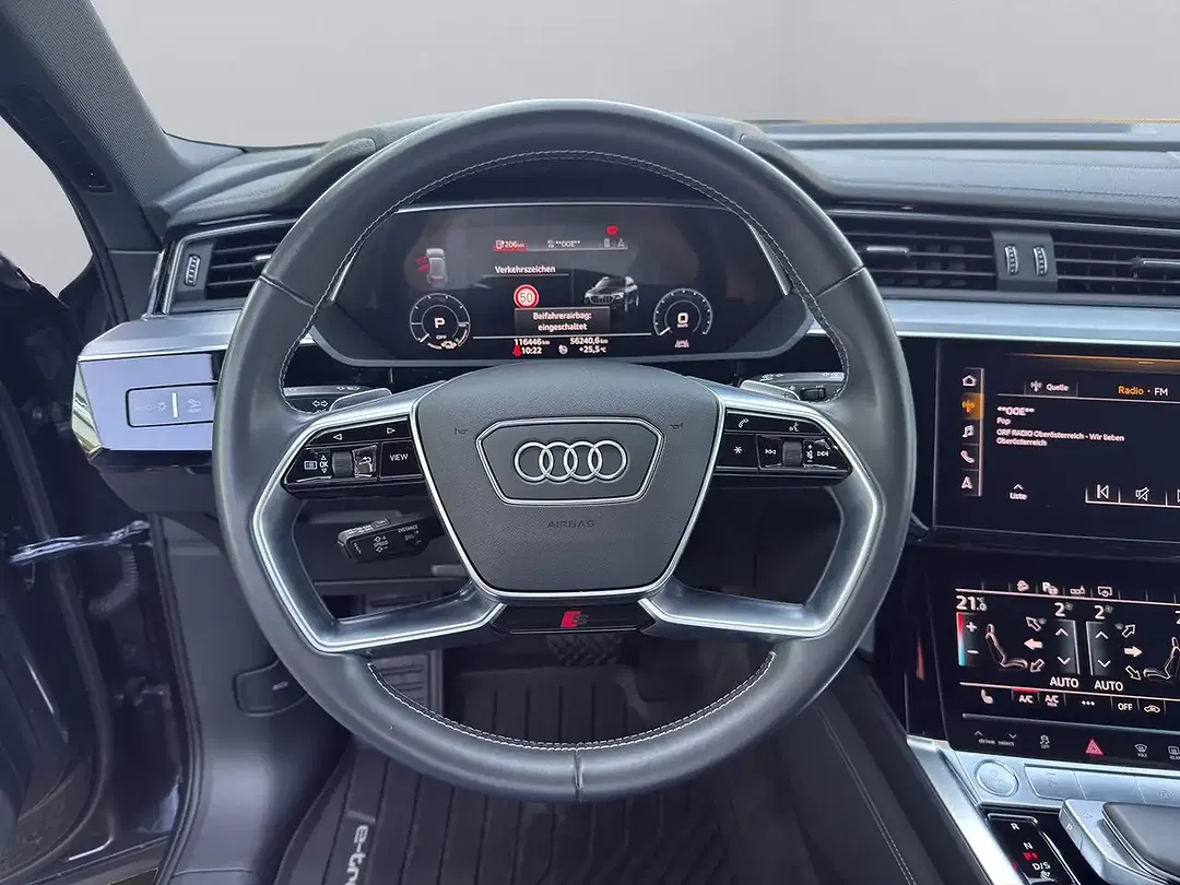 Audi e-tron - Thumbnail 12