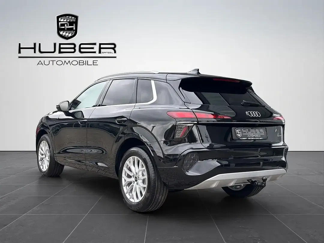 Audi Q3 - Thumbnail 3