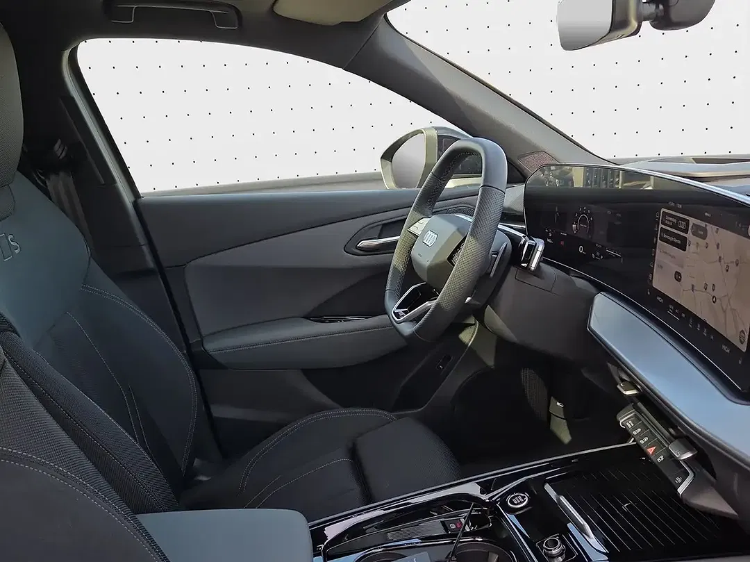 Audi Q3 - Thumbnail 3