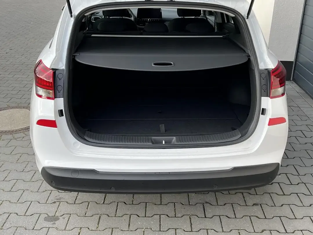 Hyundai i30 - Thumbnail 6