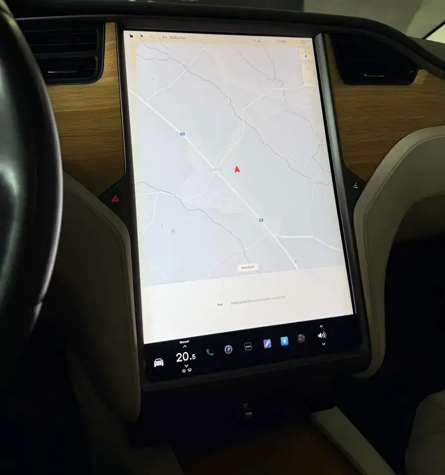 Tesla Model X - Thumbnail 14