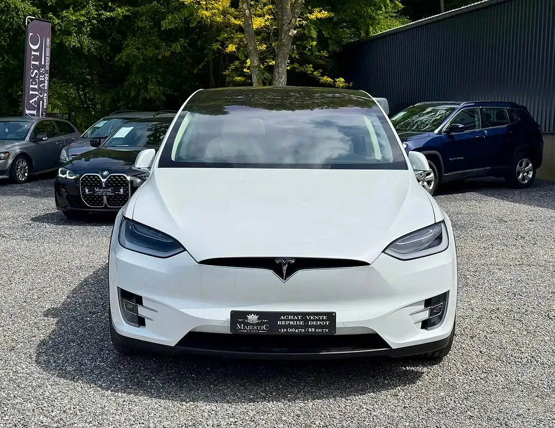 Tesla Model X - Thumbnail 6