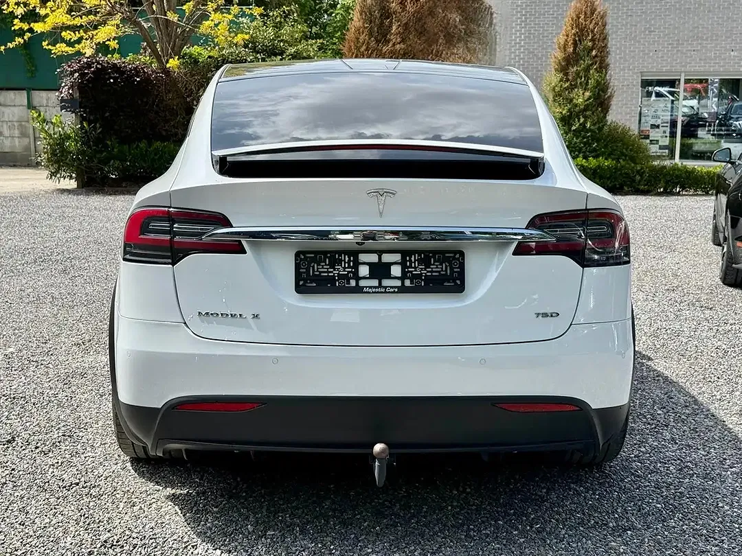 Tesla Model X - Thumbnail 7