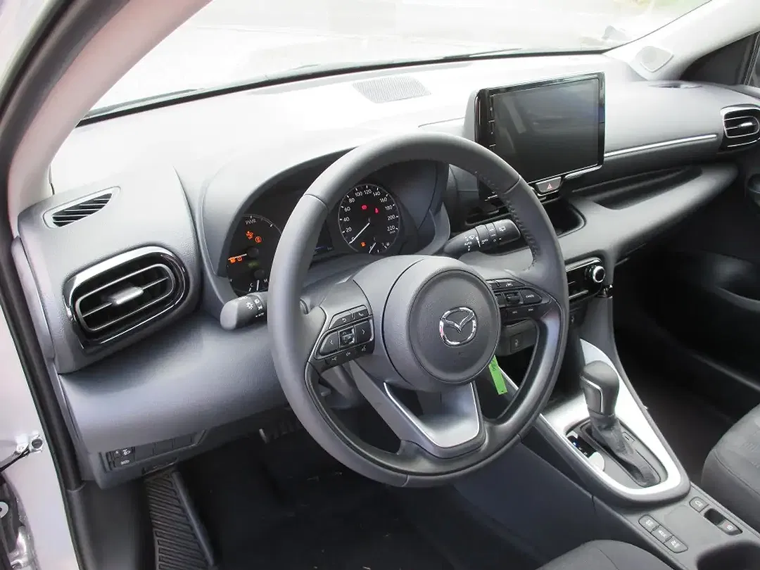 Mazda 2 - Thumbnail 10