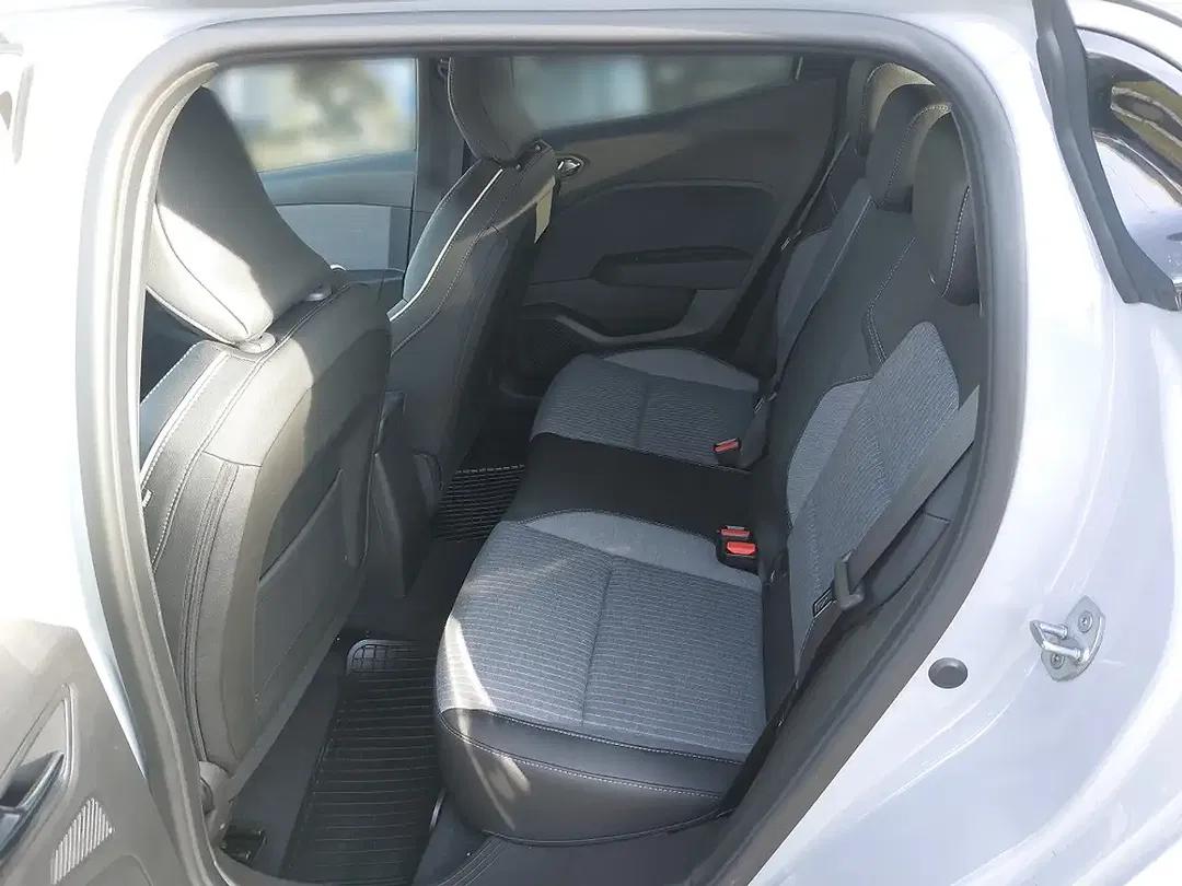 Renault Clio - Thumbnail 10