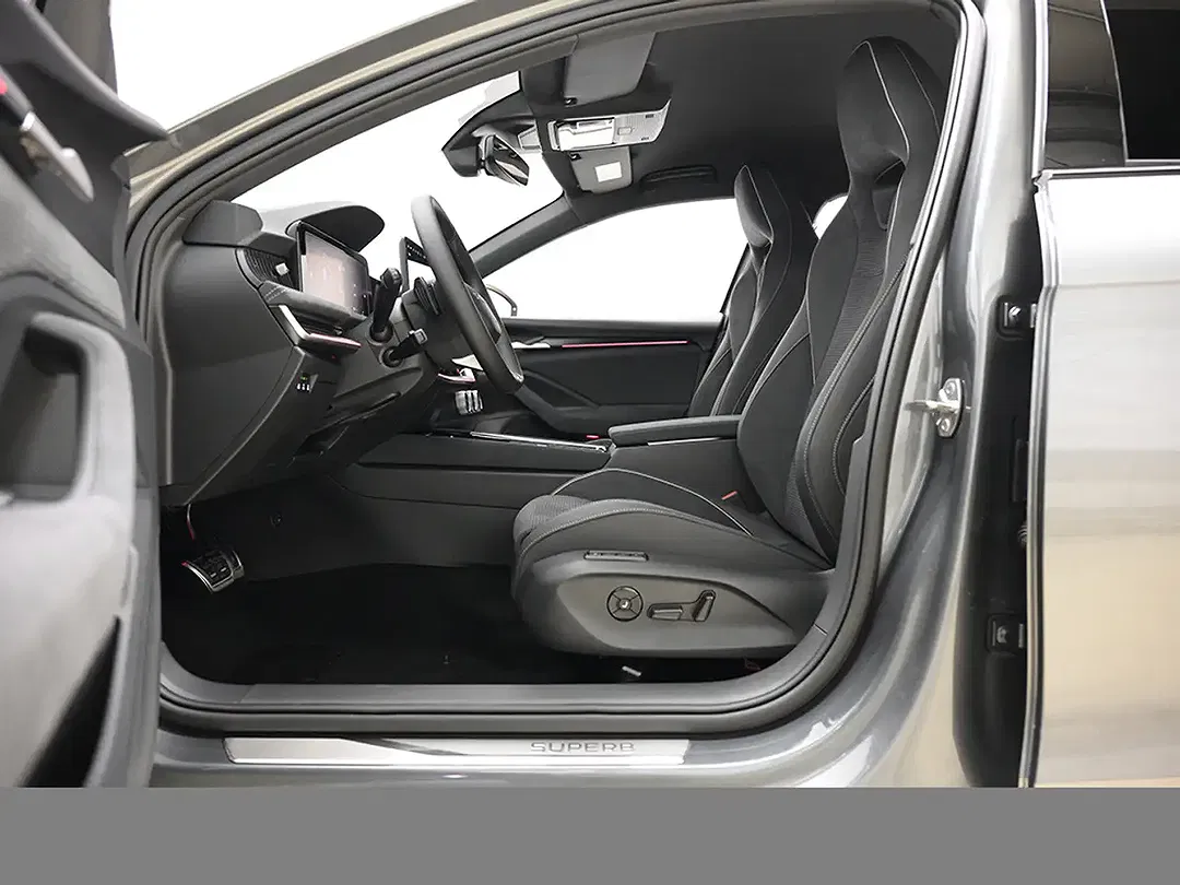 Skoda Superb - Thumbnail 13