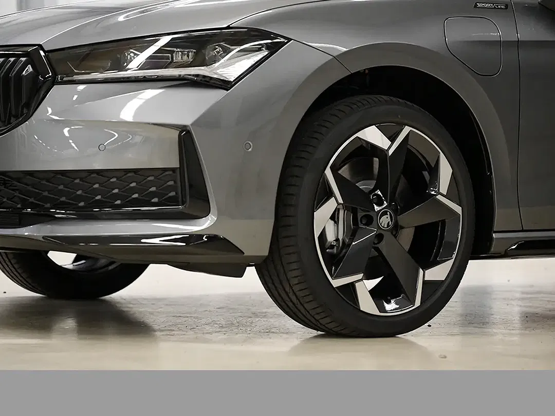 Skoda Superb - Thumbnail 6