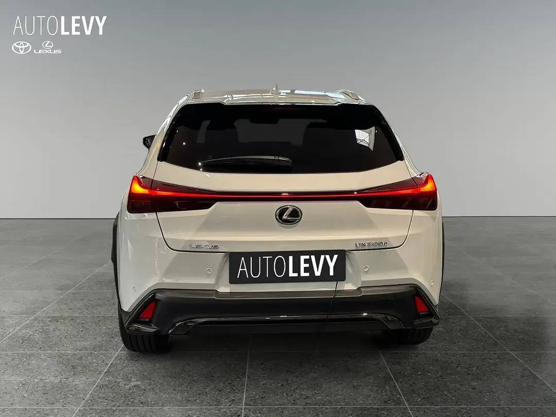 Lexus UX 300h - Thumbnail 4