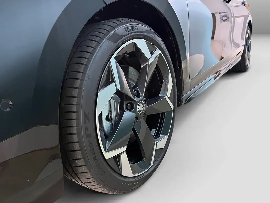Skoda Superb - Thumbnail 4