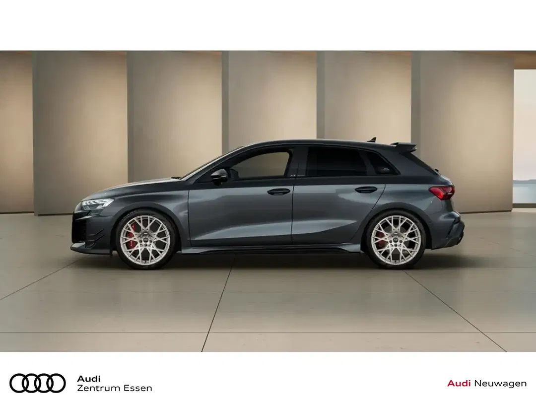 Audi RS3 - Thumbnail 3