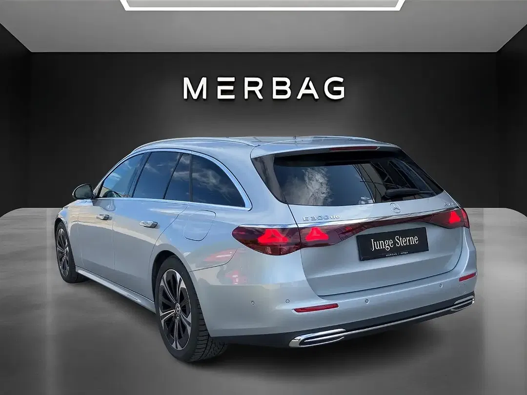 Mercedes-Benz E 300 - Thumbnail 2