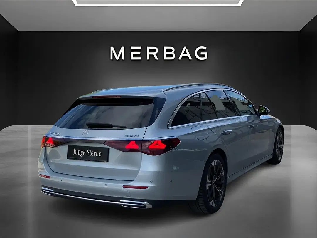 Mercedes-Benz E 300 - Thumbnail 3