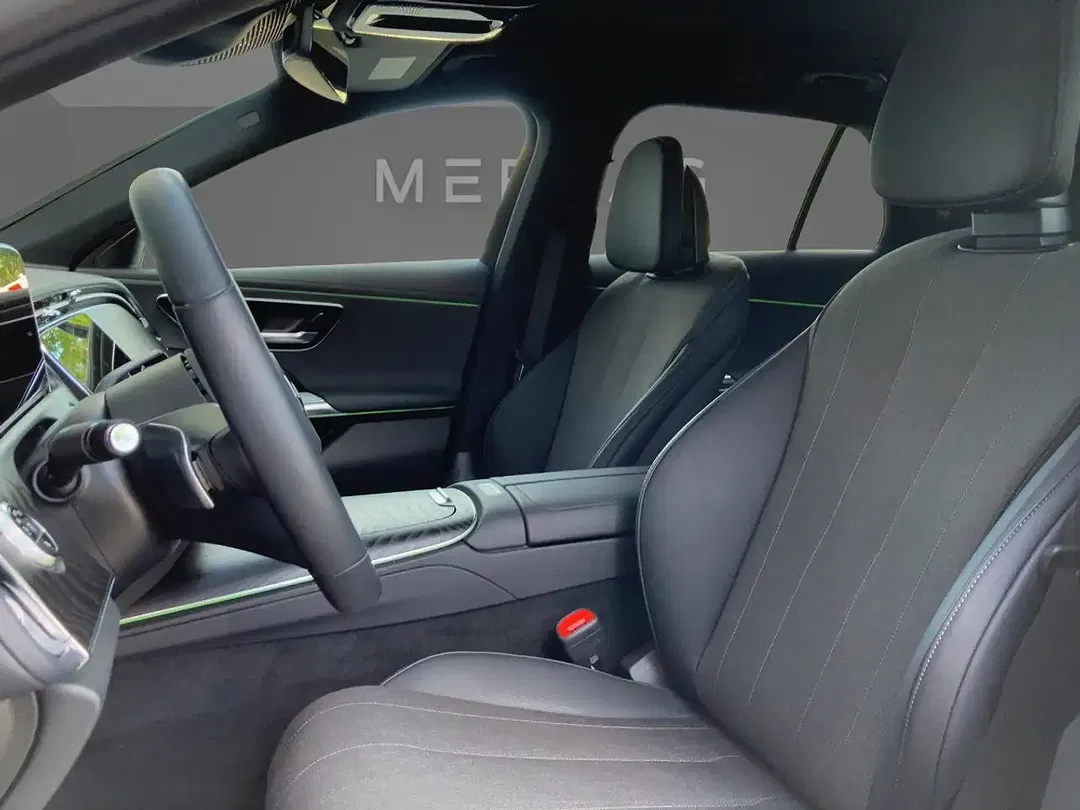 Mercedes-Benz E 300 - Thumbnail 6