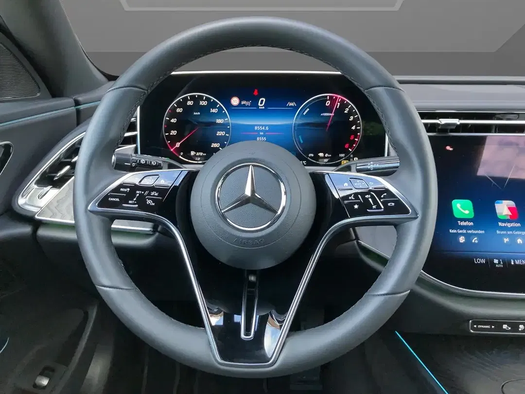 Mercedes-Benz E 300 - Thumbnail 9
