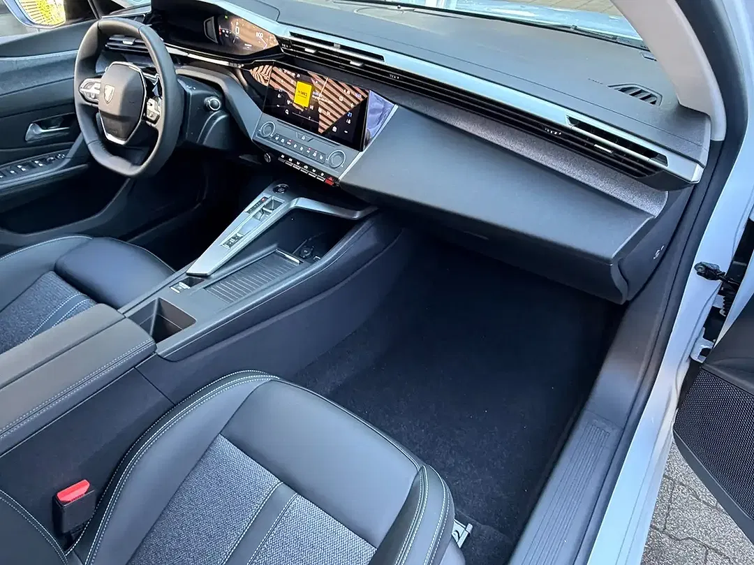 Peugeot 308 - Thumbnail 10