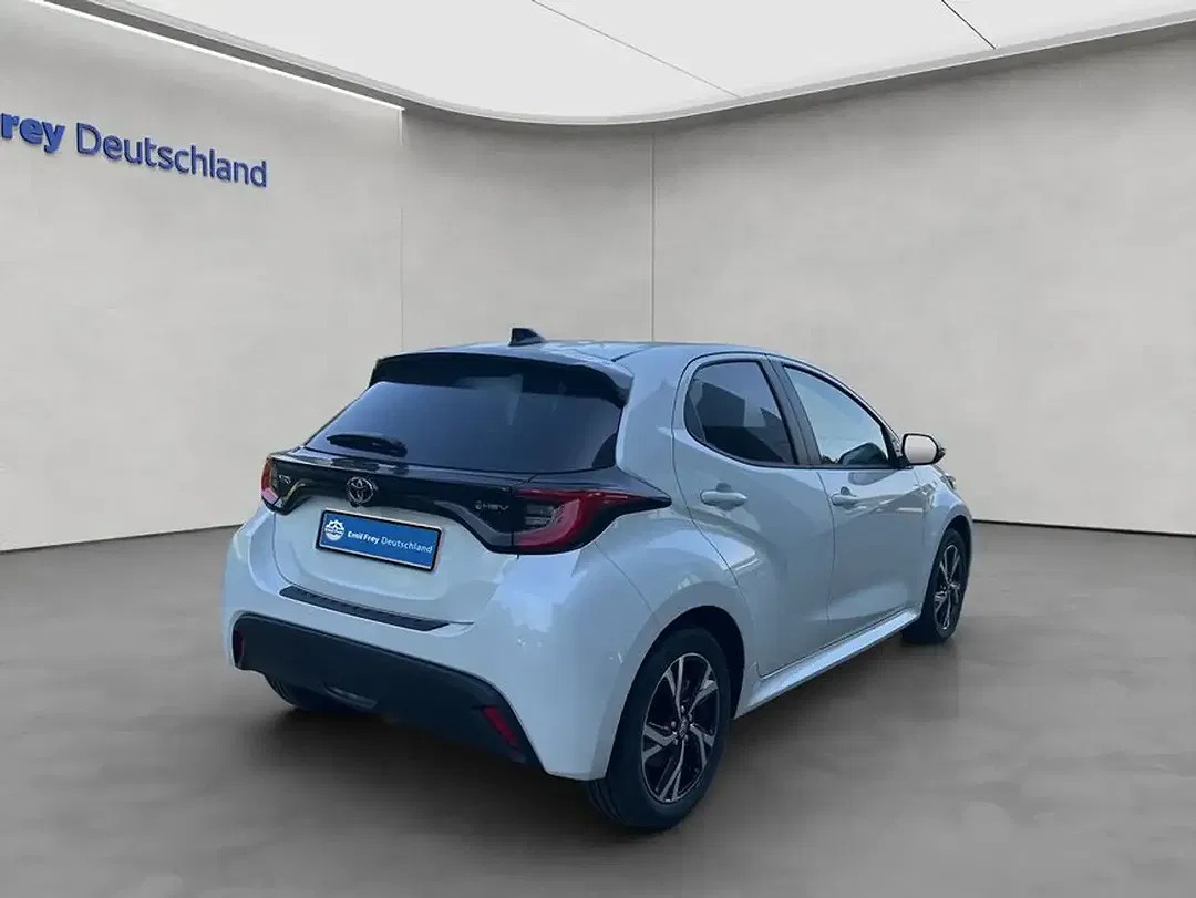 Toyota Yaris - Thumbnail 5