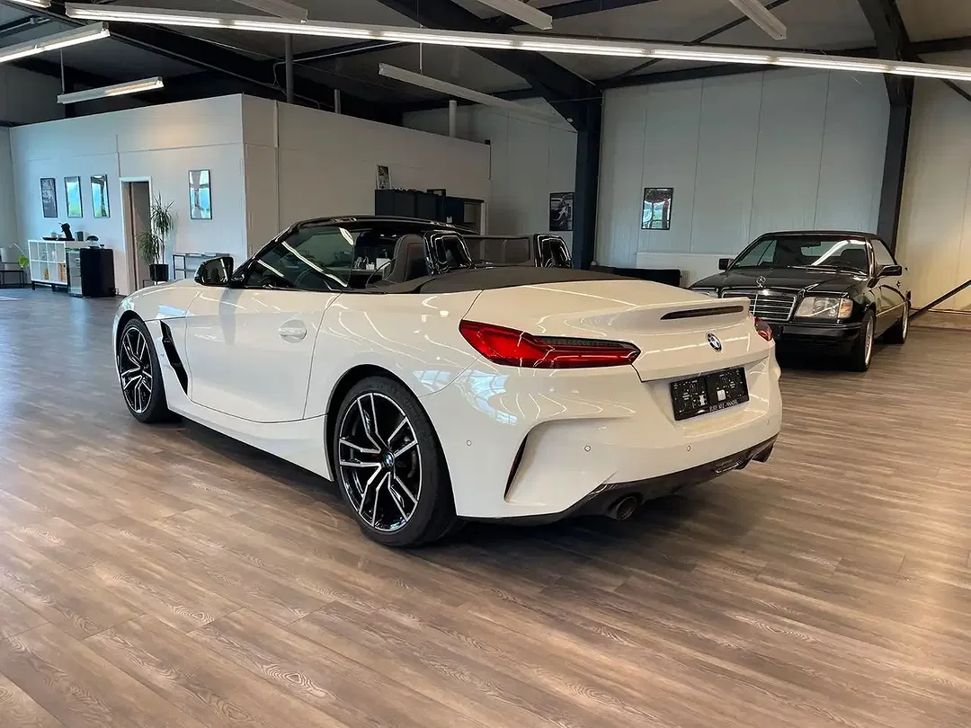 BMW Z4 - Thumbnail 2
