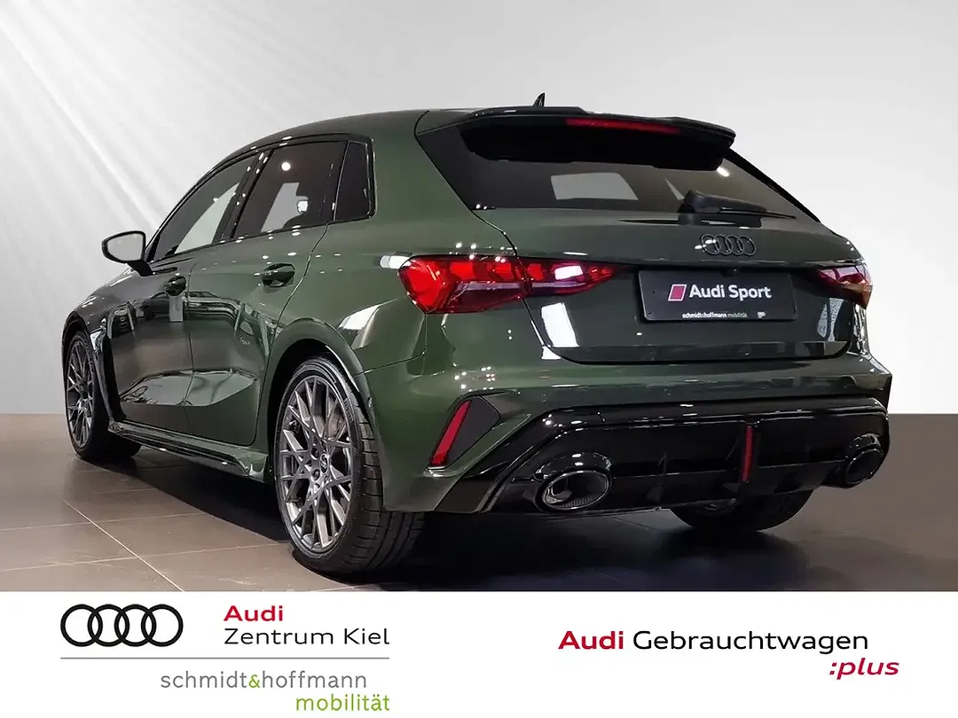 Audi RS3 - Thumbnail 3