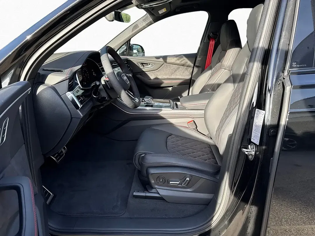 Audi Q7 - Thumbnail 11