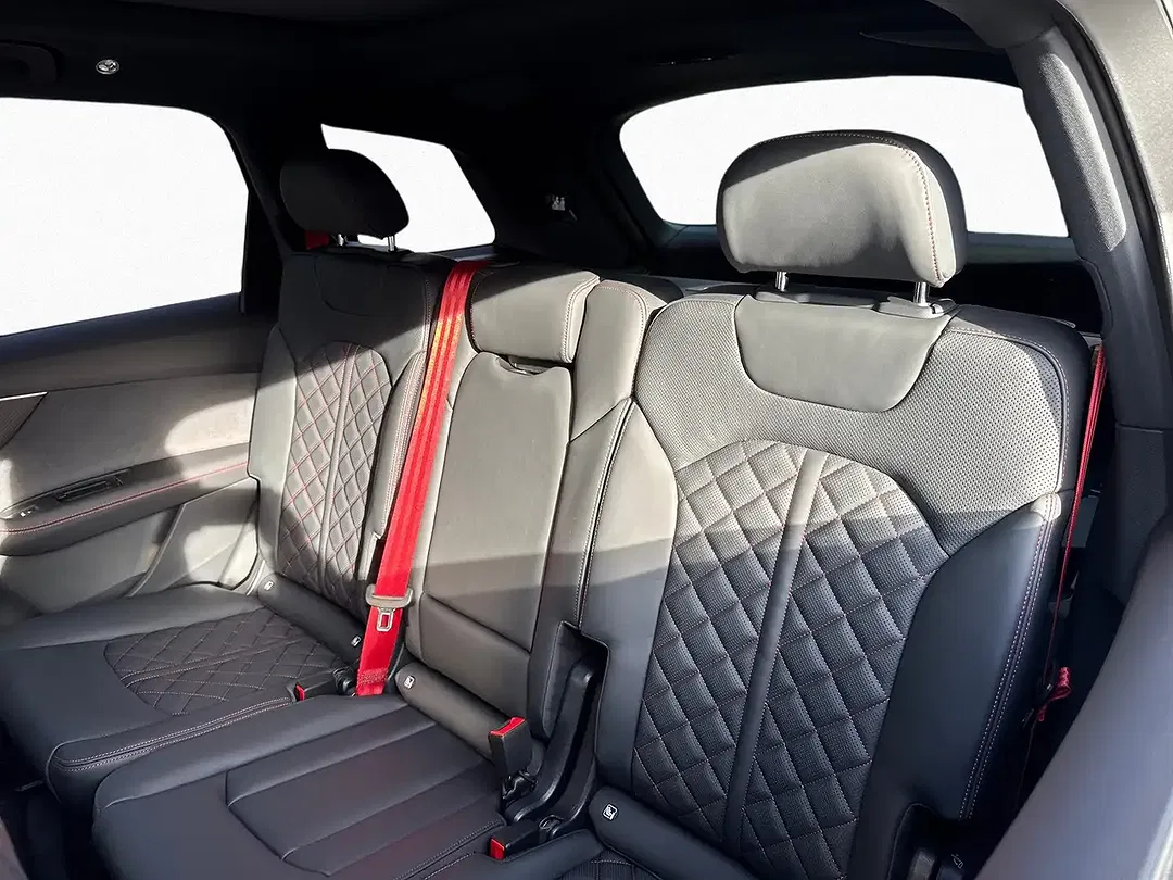Audi Q7 - Thumbnail 13