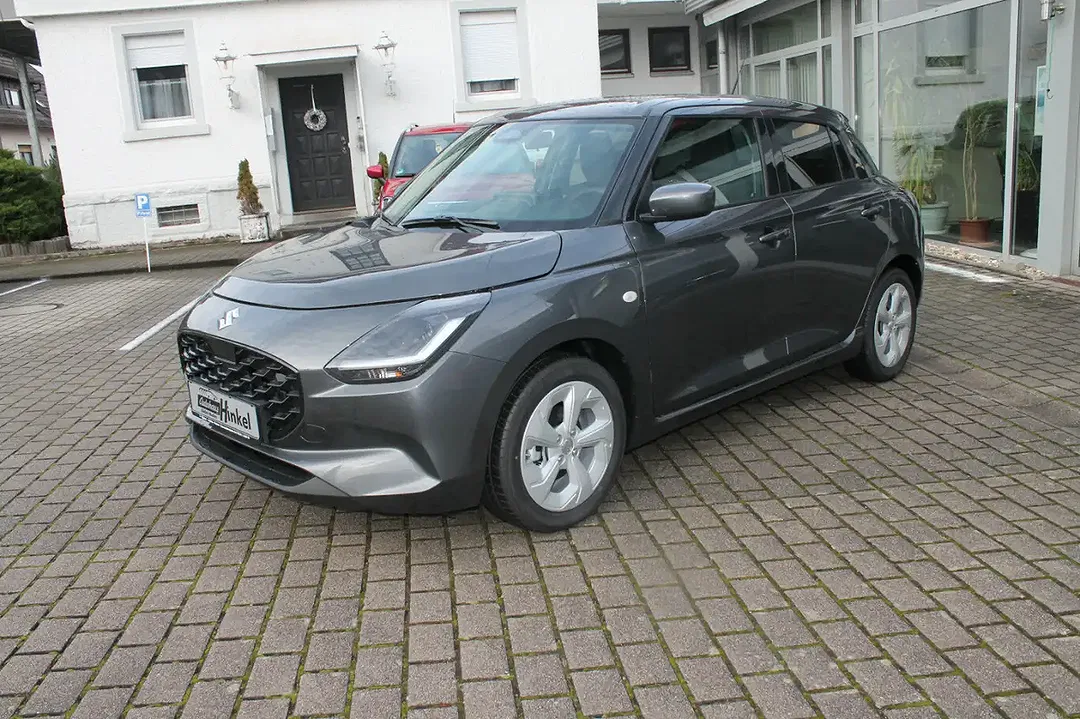 Suzuki Swift - Thumbnail 1