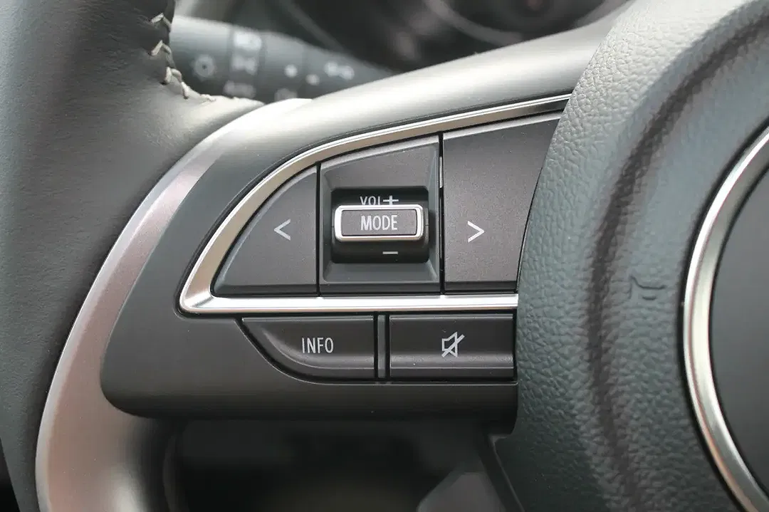 Suzuki Swift - Thumbnail 6