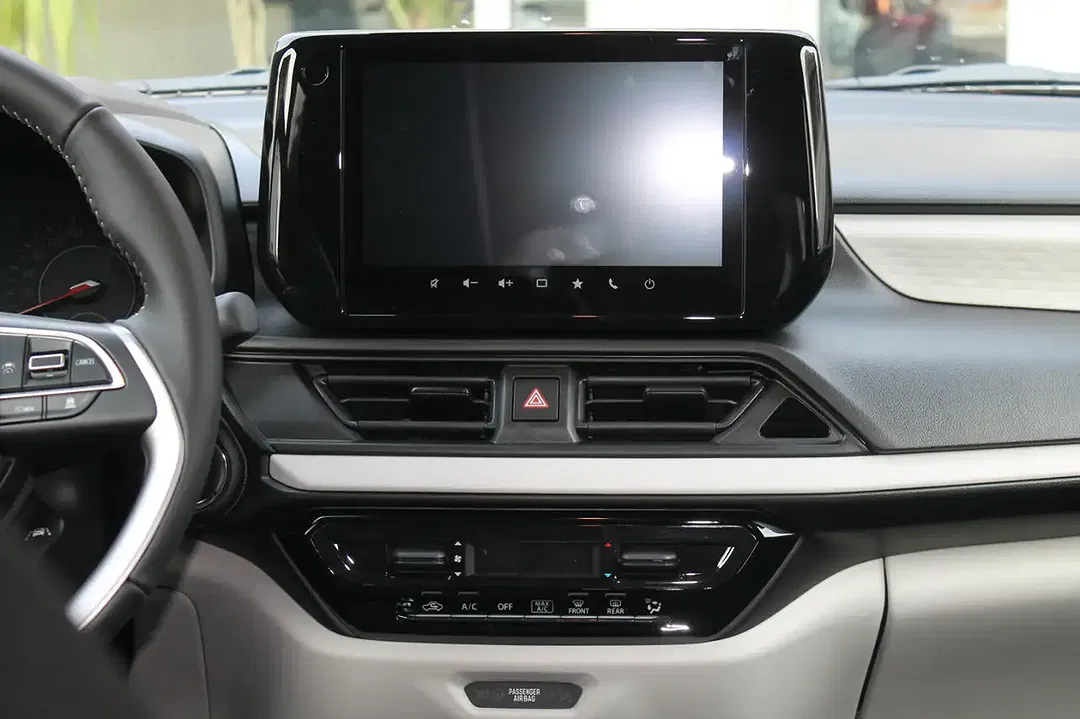 Suzuki Swift - Thumbnail 8