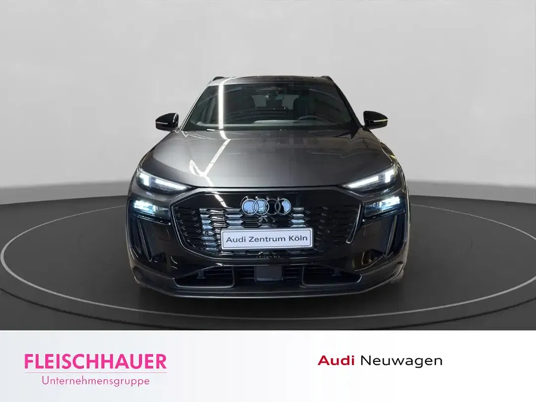 Audi Q6 e-tron - Thumbnail 2
