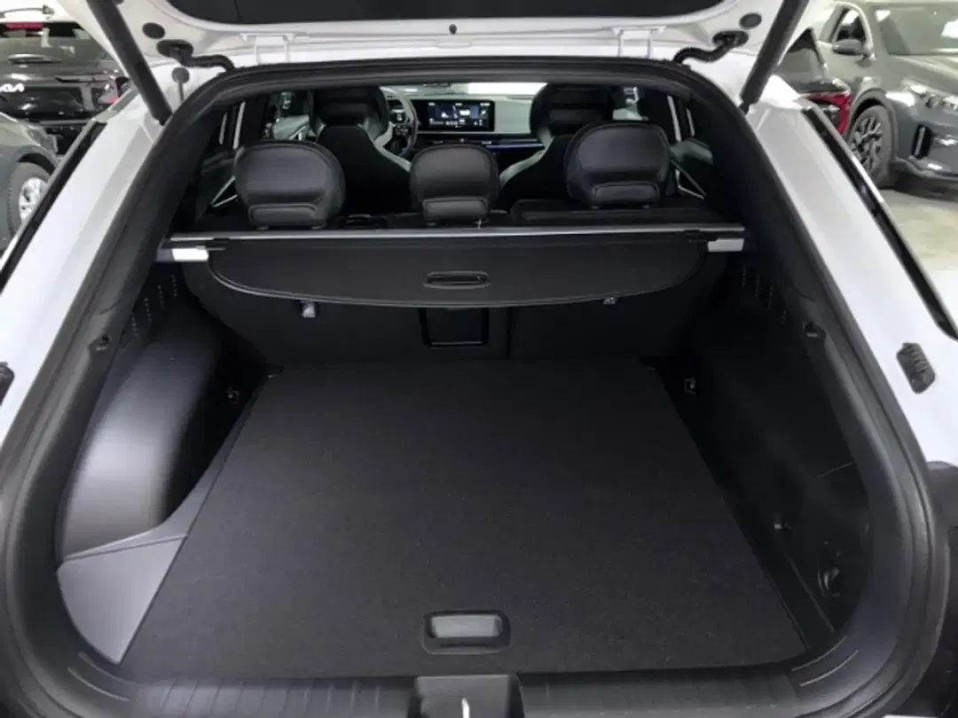 Kia EV6 - Thumbnail 12