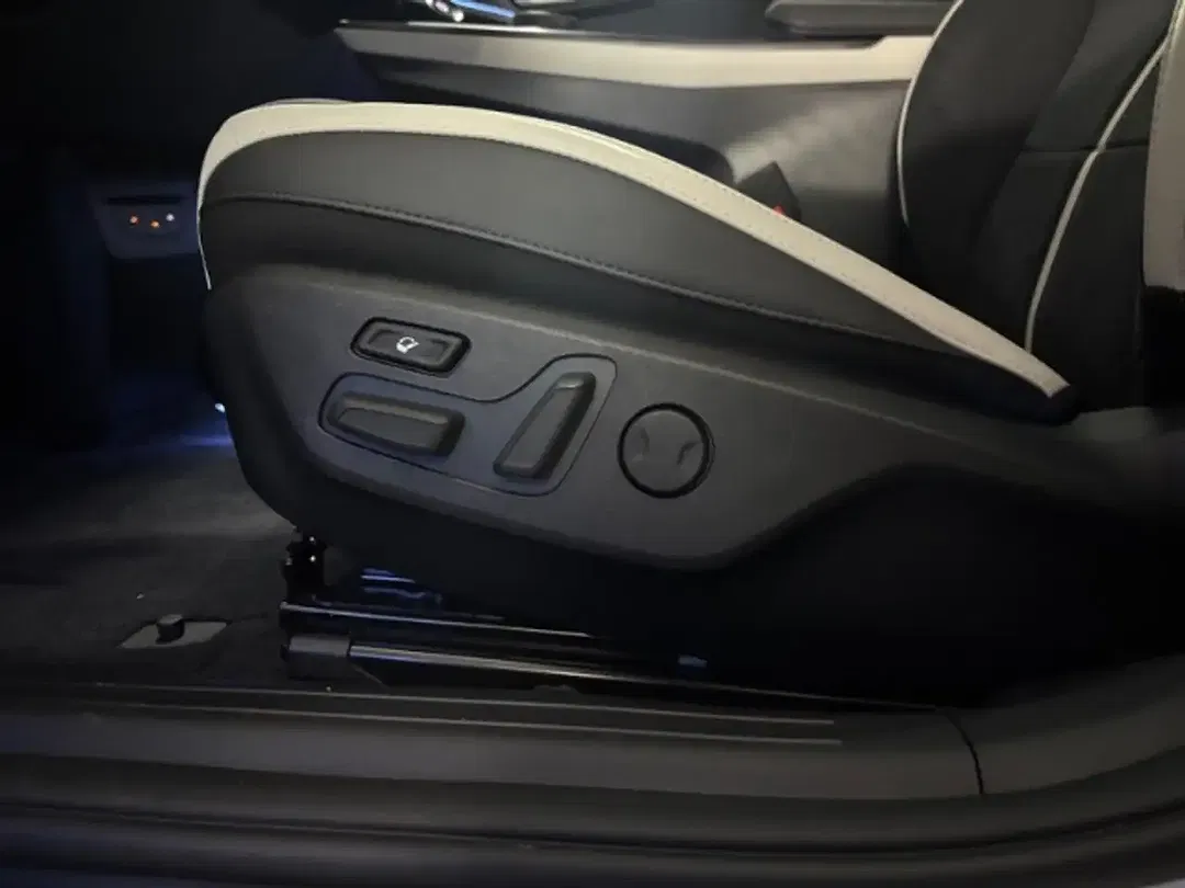 Kia EV6 - Thumbnail 15